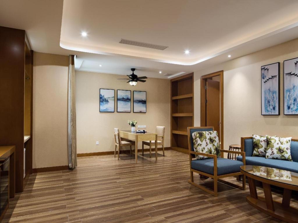 Cheermore Recreation Hotel Guangzhou Zhimao Yuan Ecological Spa Leisure Hotel Exterior photo